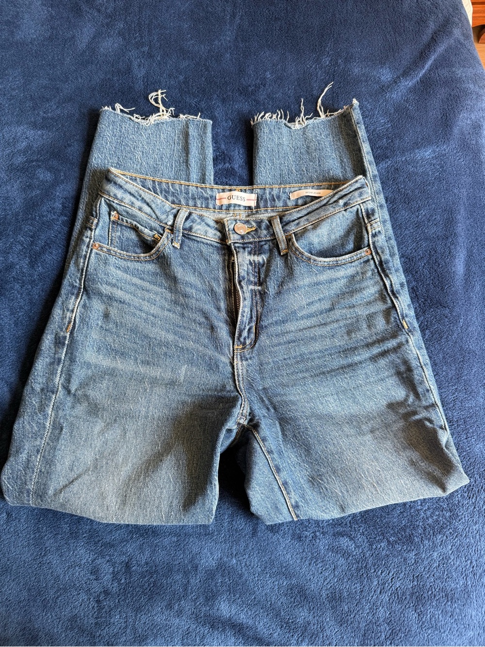 GUESS Light Blue Cropped Raw-Hem Jeans